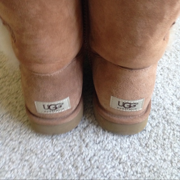 SOLD UGG Australian Bailey Button Boots & Care Kit - Picture 3 of 7