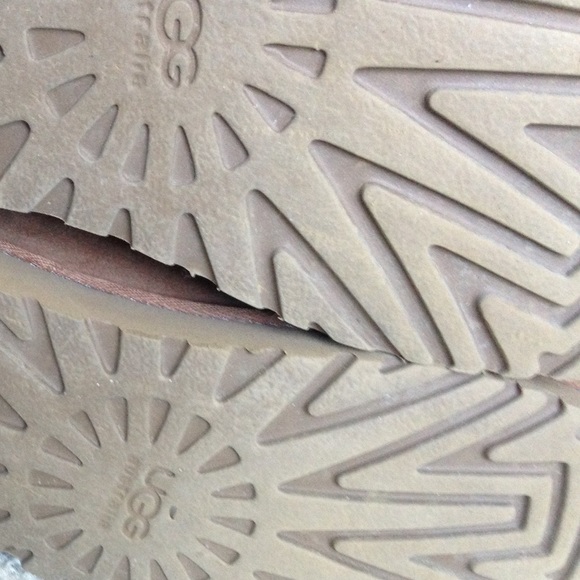 SOLD UGG Australian Bailey Button Boots & Care Kit - Picture 4 of 7