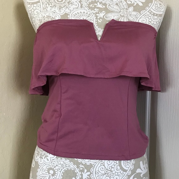 🔥 FINAL PRICE DROP🔥 Off the Shoulders Ruffle Top - Picture 2 of 5