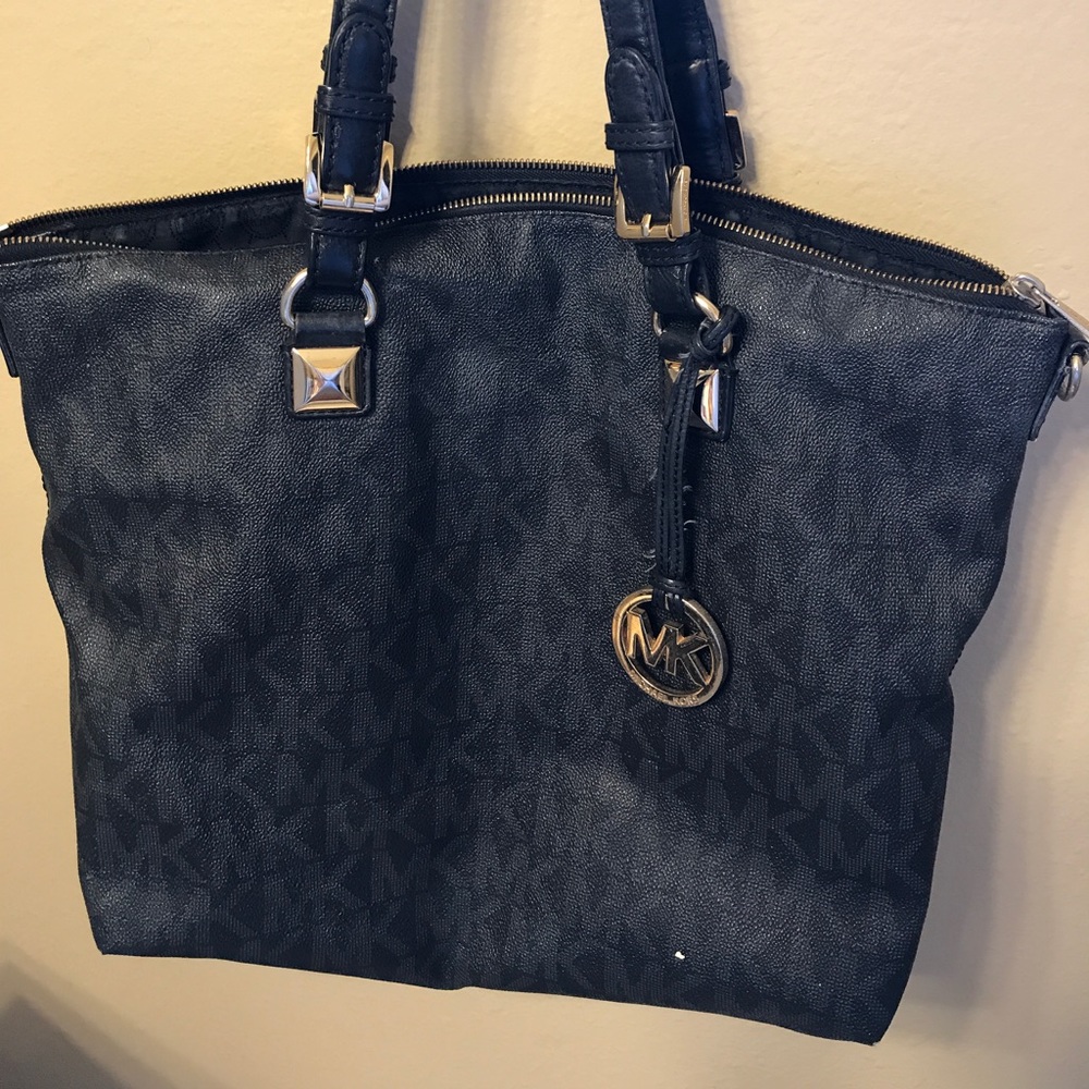 Large sized Michael Kors bag ✨