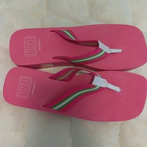 Unionbay squeeze-A size 10M pink/green/white