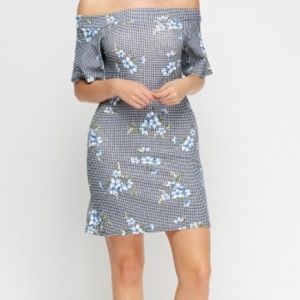 Floral off shoulder dress size small.