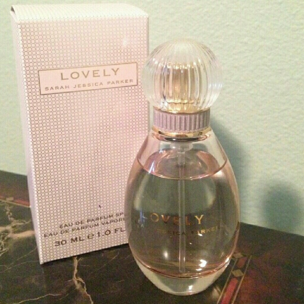Fragrance Lovely by Sarah Jessica Parker
