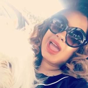 Meet your Posher, Corina