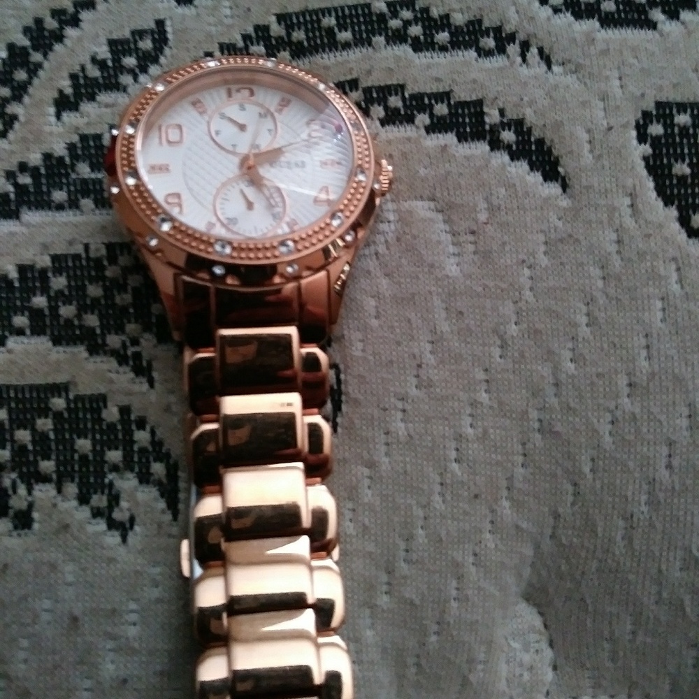 Guess rosegold watch