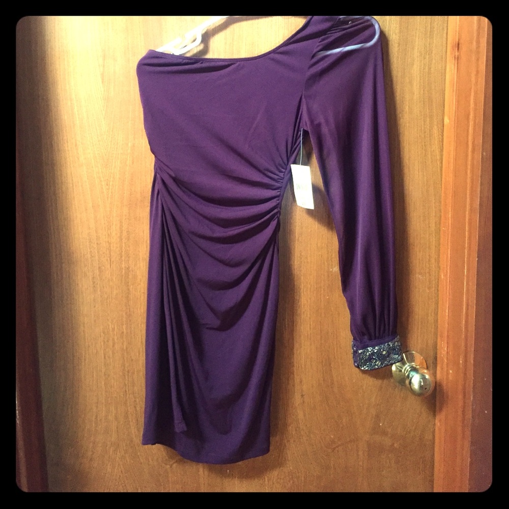 One sleeve purple dress