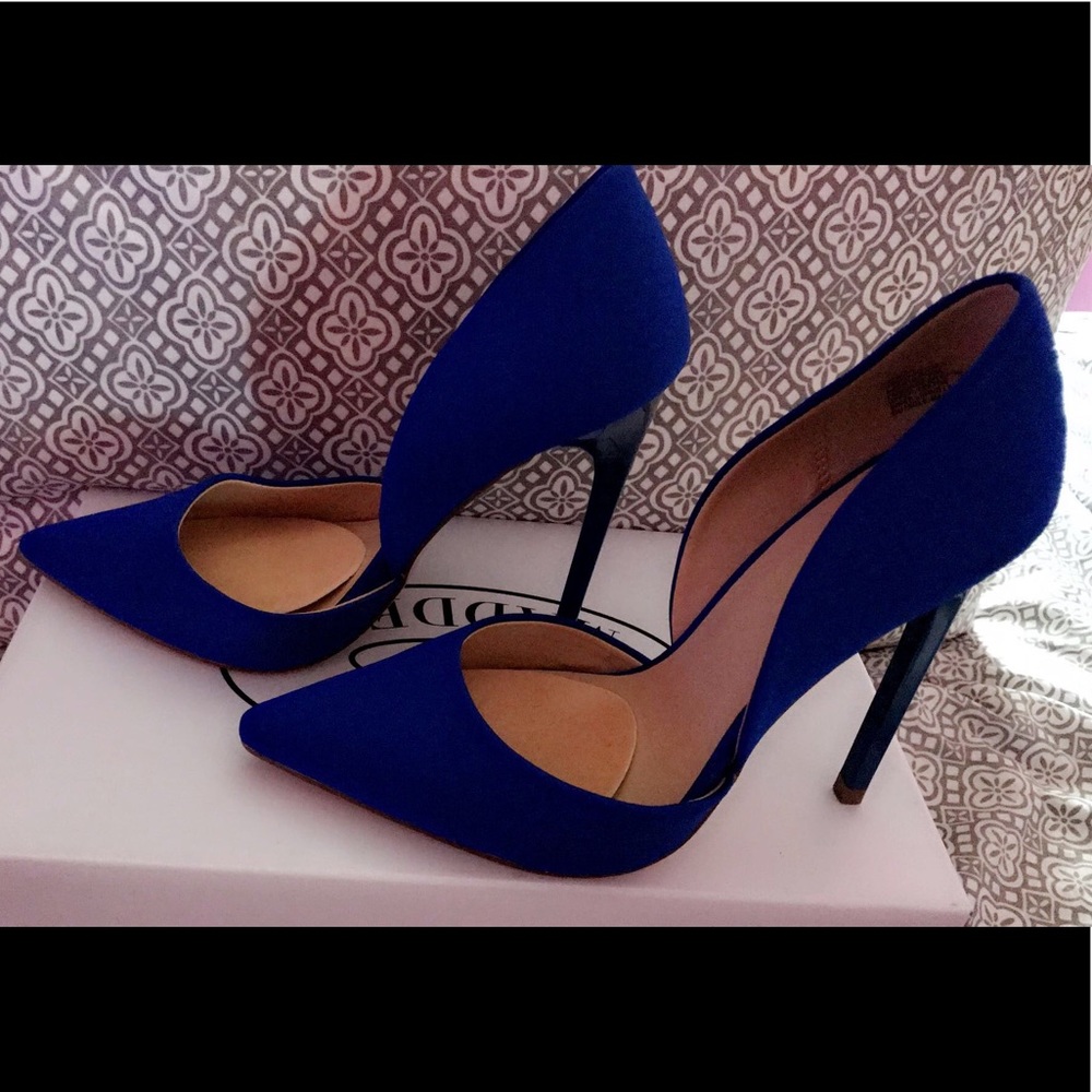 ROYAL BLUE STILETTOS