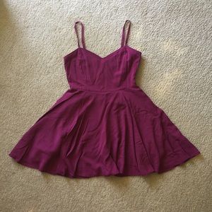Aritzia Dresses - Aritzia Talula Lipinski Maroon Dress Size 4 Aritzia Dresses - Aritzia Talula Lipinski Maroon Dress Size 4