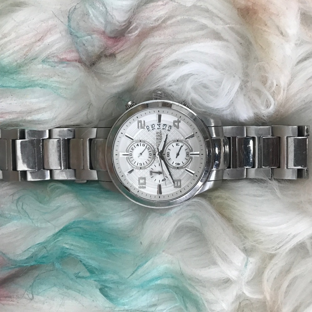 GUESS mens watch stainless steel dials clear face