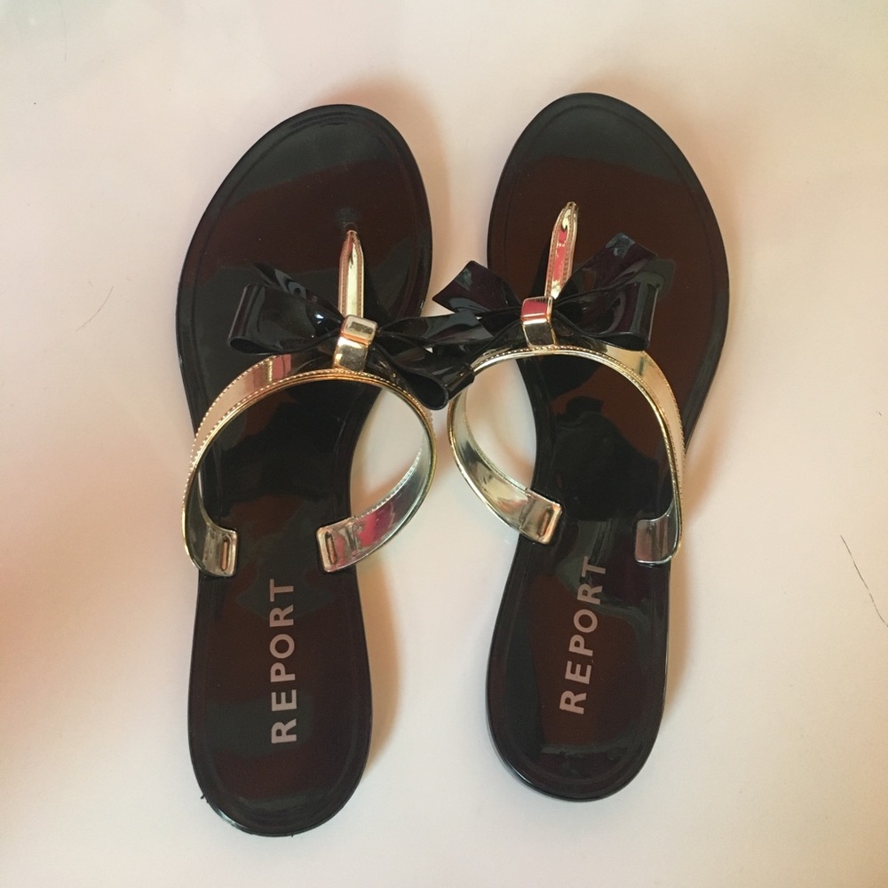 Black bow flip flops!