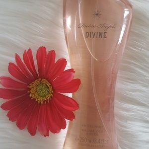 Victoria's Secret Dream Angels Divine 8.4 Oz mist