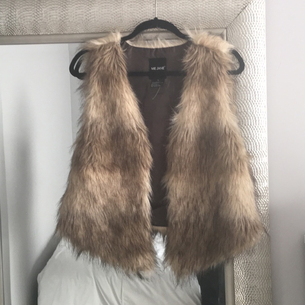 SOLD NWOT faux fur vest