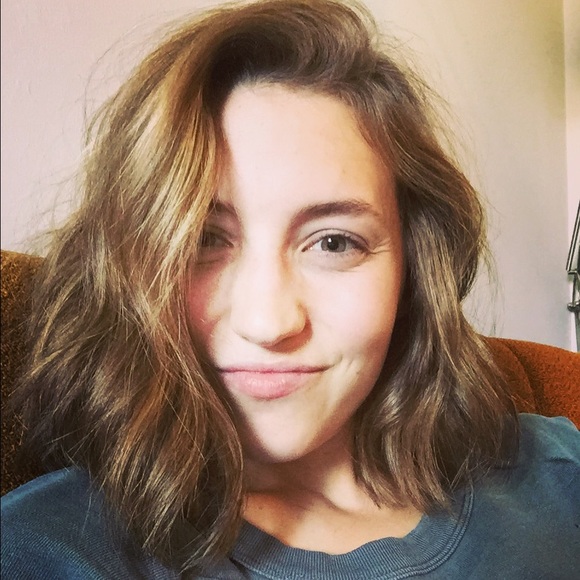 Meet your Posher, Cassie - Picture 1 of 1