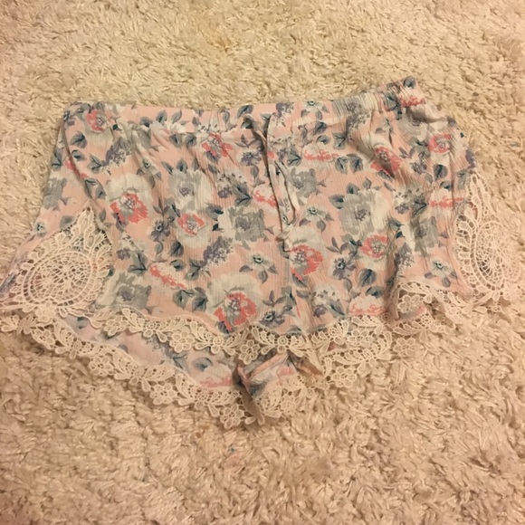 H&M shorts - Picture 2 of 3