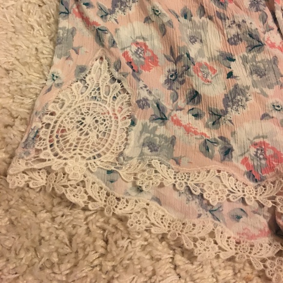 H&M shorts - Picture 3 of 3