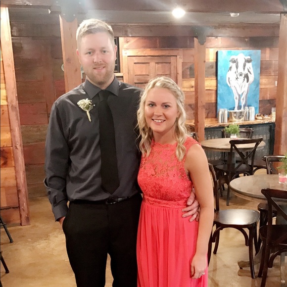 Meet your posher! Alyssa! πΊπΈπΌ - Picture 3 of 3