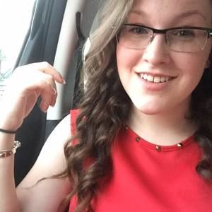 Meet your Posher, Simona