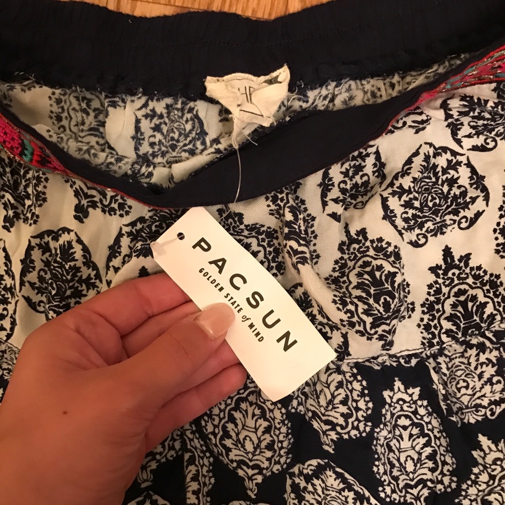 NWT Pacsun Flowy Shorts - Picture 2 of 2