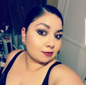 Meet your Posher, Yesenia