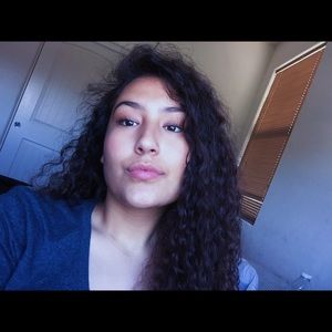 Meet your Posher, Ximena