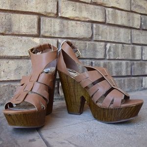 Guess wooden heels NWOT