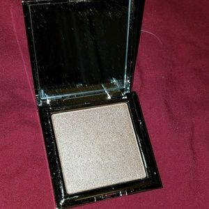 Jouer Cosmetics Topaz highlighter