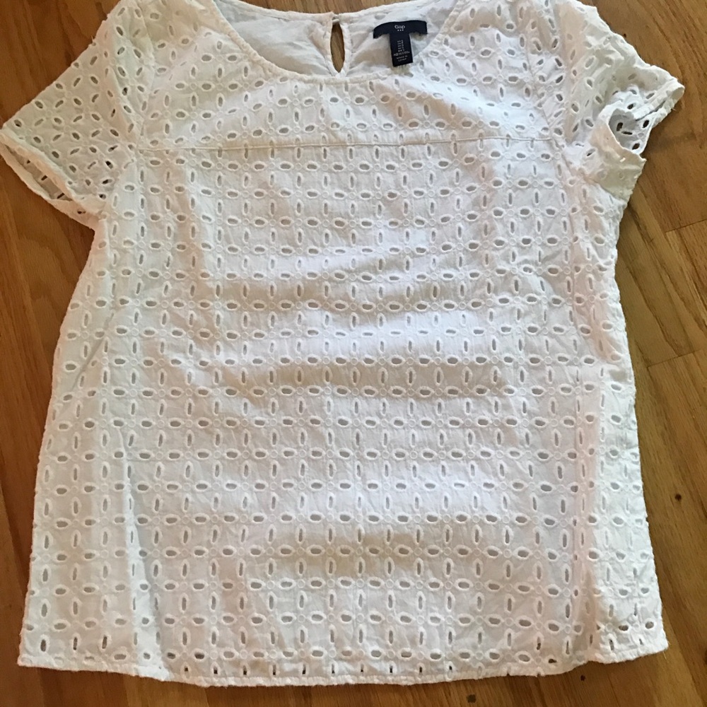 Gap size small short- sleeve cotton eyelet top