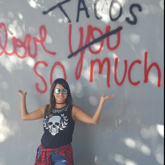 Meet your Posher, Sarai - Picture 1 of 1