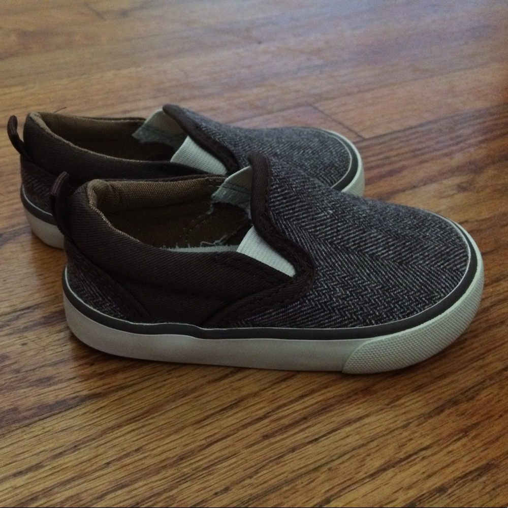 👣👟NEW GAP Toddler Boys Slip-on Sneakers  👟👣