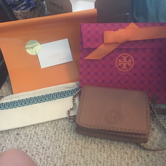 Tory Burch crossbody - Picture 1 of 6