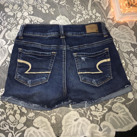 Cutoff-style shorts - Picture 3 of 3