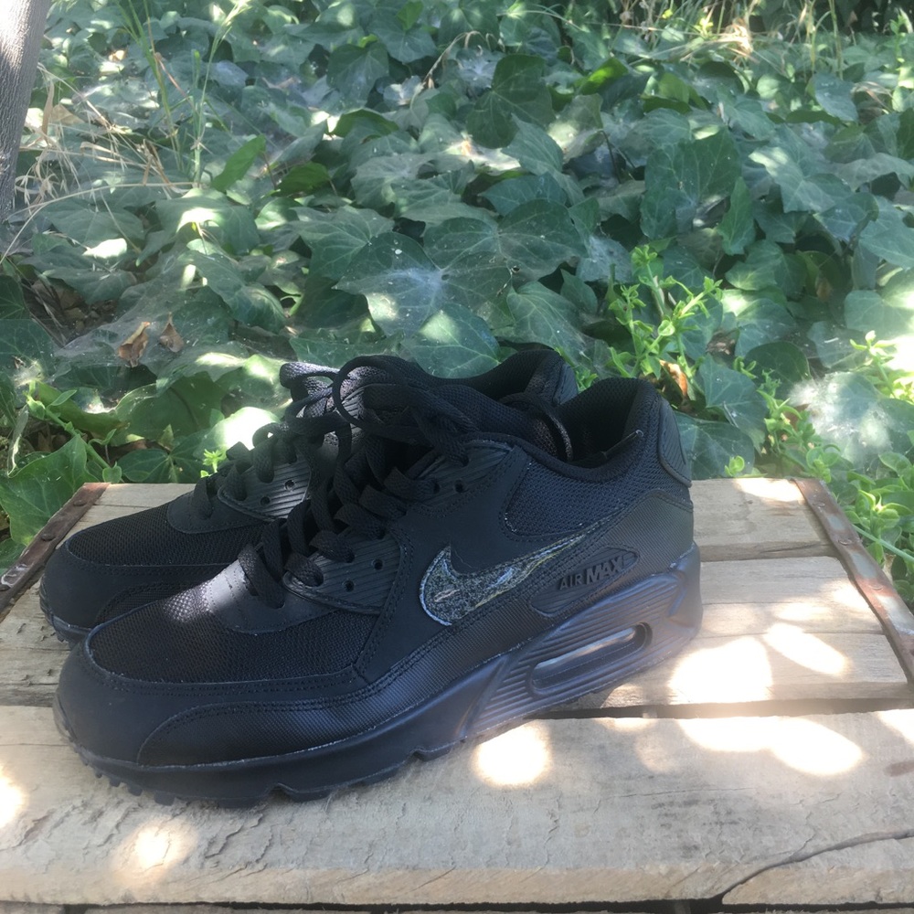 Black Nike Air Sneakers