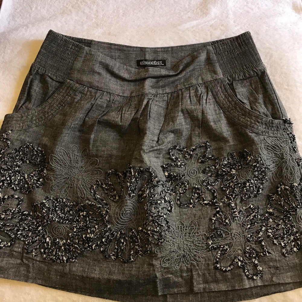 Like new lightweight chambray skirt