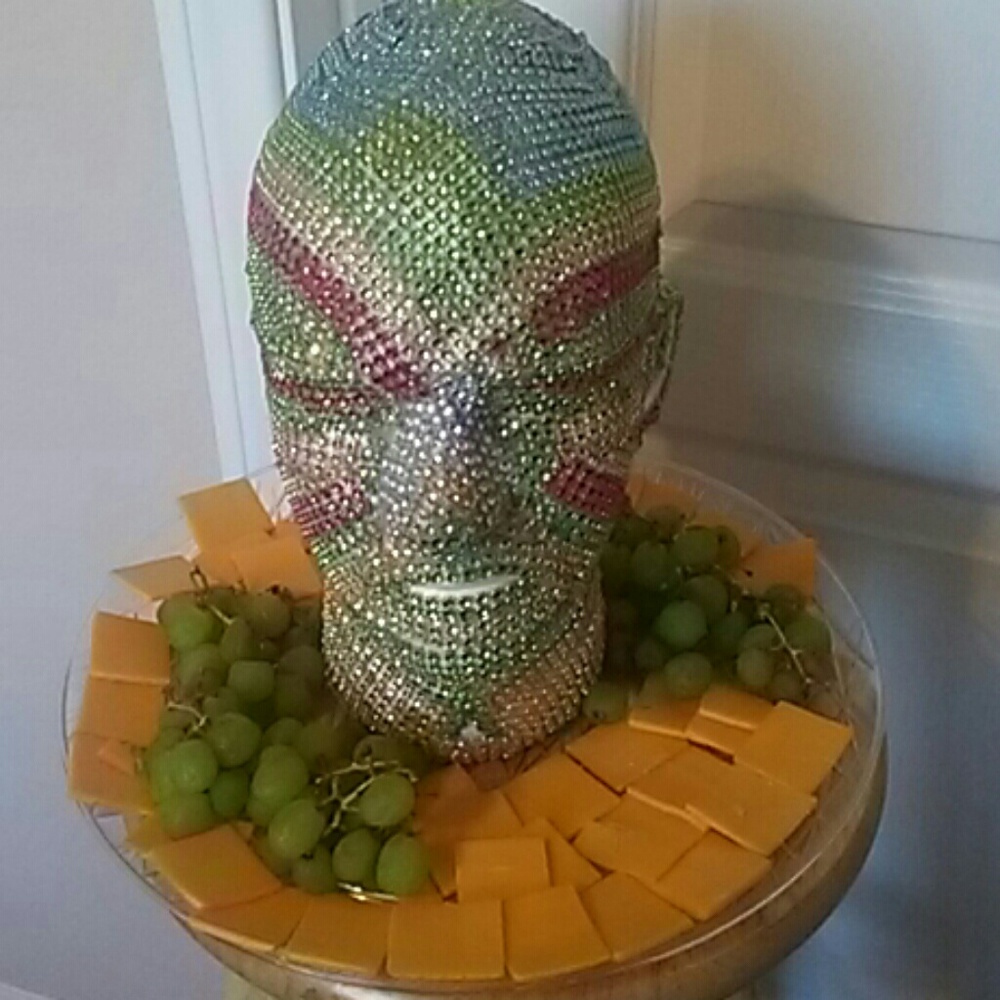 Bling head. Party  Platters