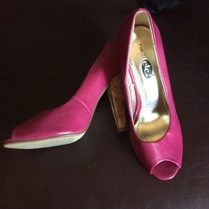 Hot pink & cork peep toe pumps 👠💋💄