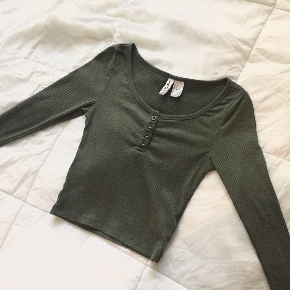 green fitted crop top