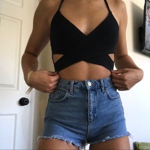 Black wrap crop