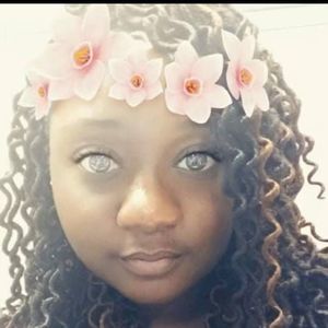 Meet your Posher, Ayisha