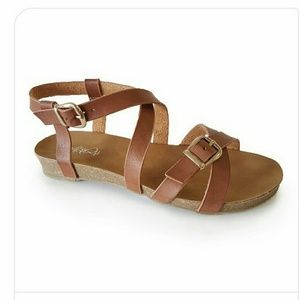 Brand new Brown buckle crisscross Whisper Sandals