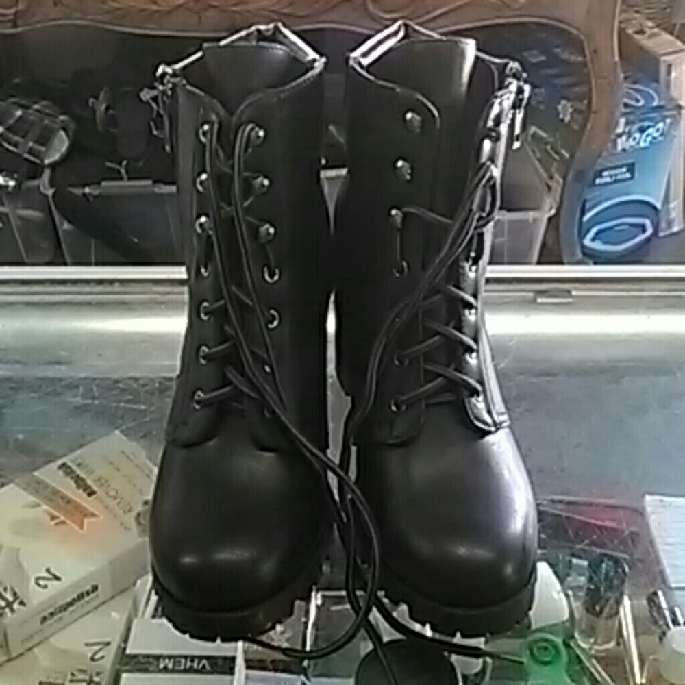 High heel boots