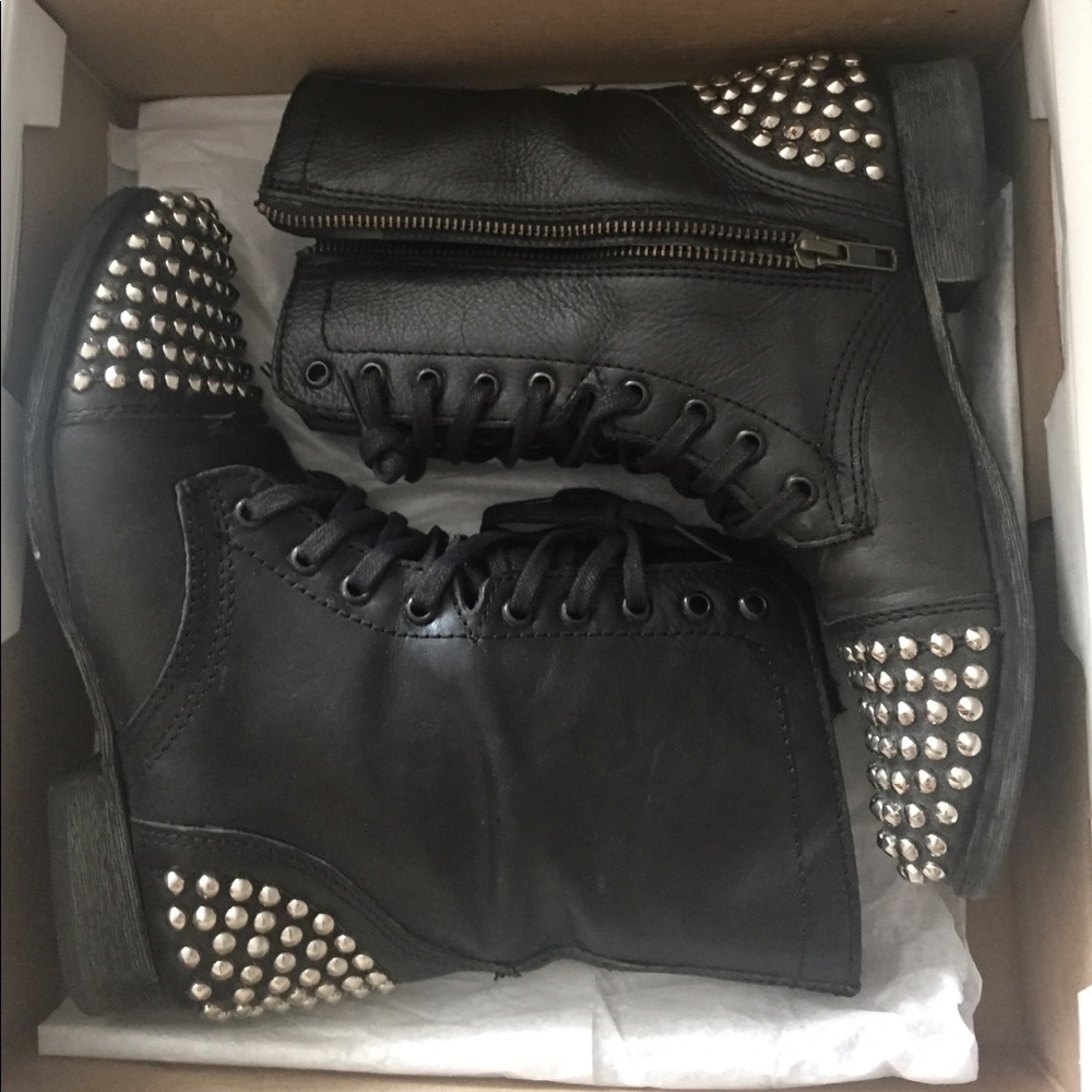 Steve Madden studded boot