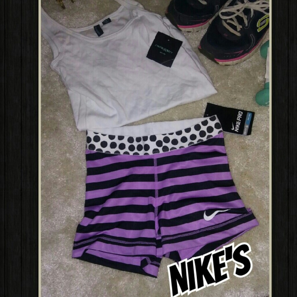 XS Nike stripe & dot compressions