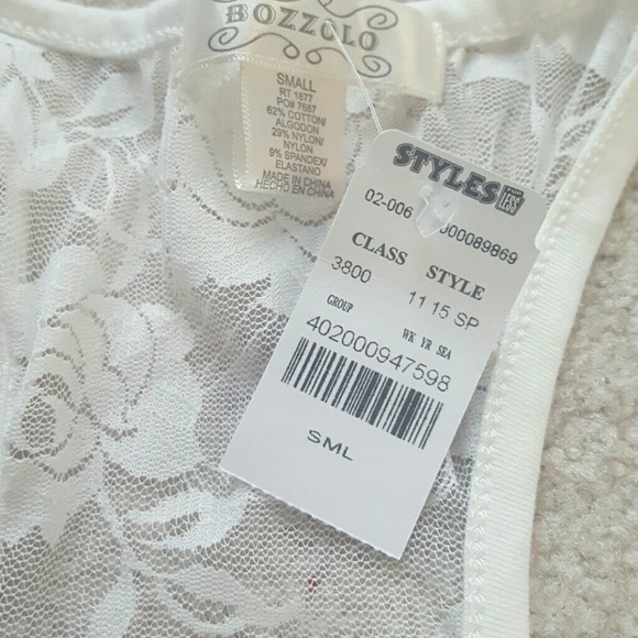 Lace back tank top - Picture 3 of 3