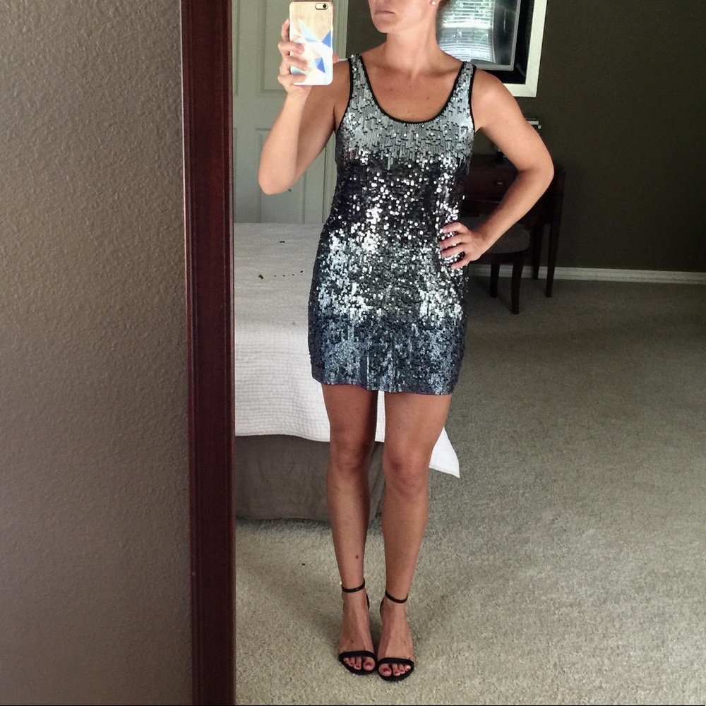 Sequined Express dress - Picture 1 of 3