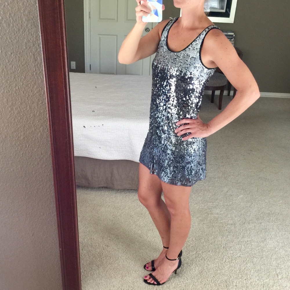 Sequined Express dress - Picture 3 of 3