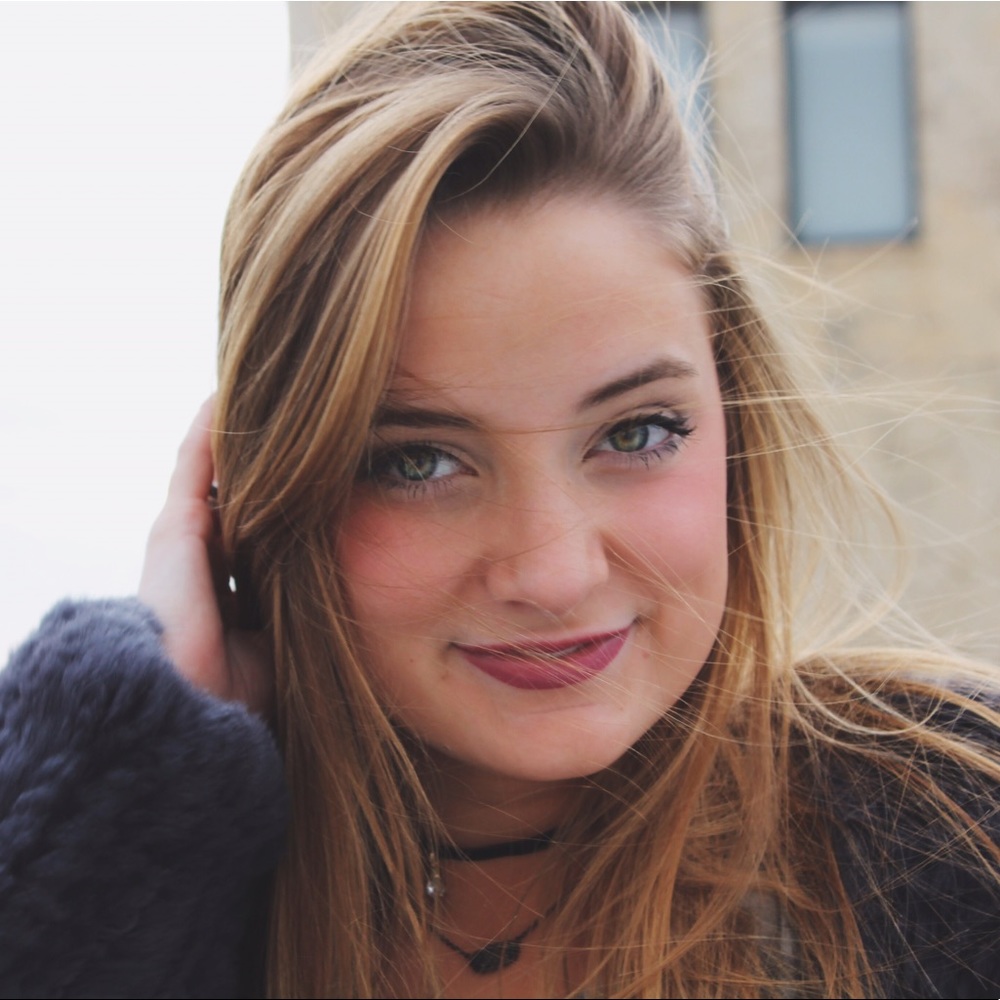 Meet your Posher, Abby