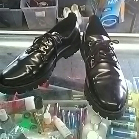 Shoes - Picture 2 of 2