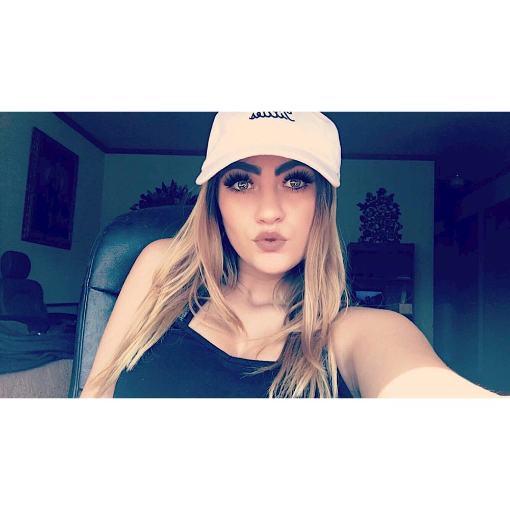 Meet your Posher, Brittany