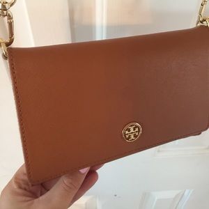 Tory Burch Robinson Chain Wallet