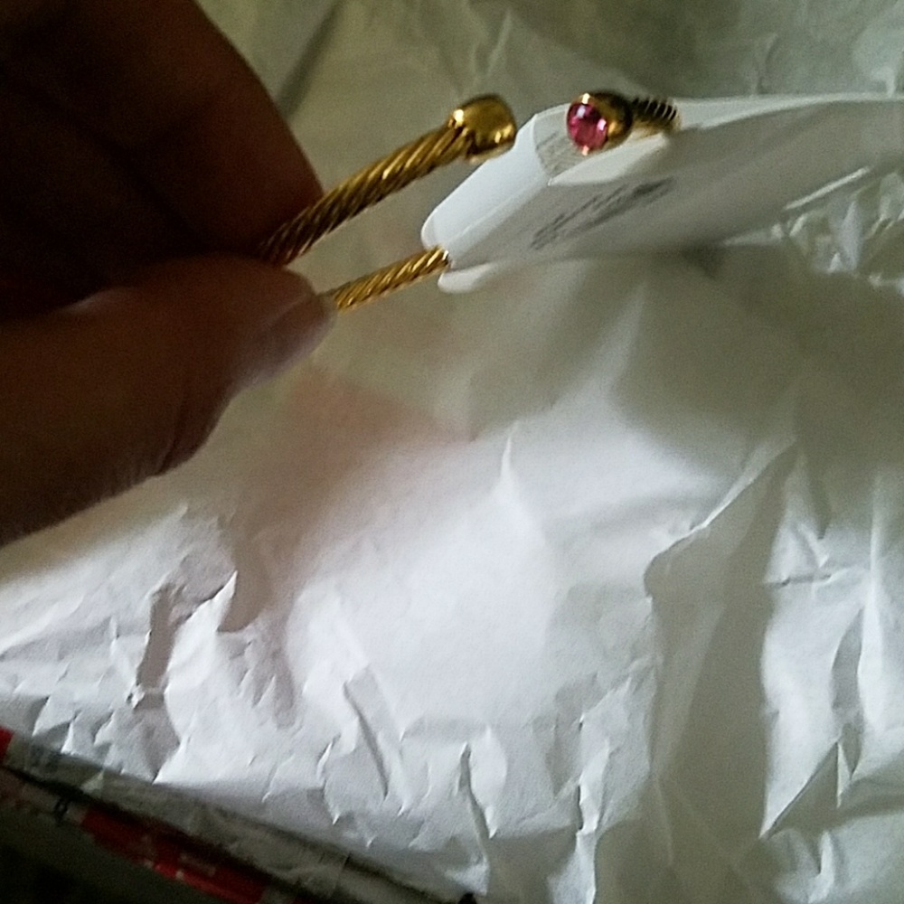 Nwt Swarovski gold cuff bracelet w/ pink crystals